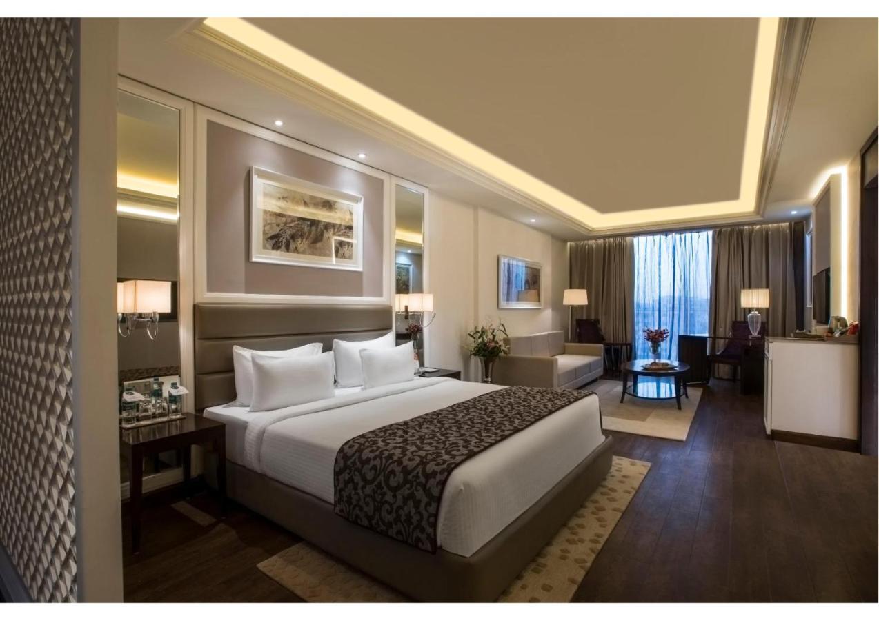 Singhania Sarovar Portico Raipur  Ngoại thất bức ảnh