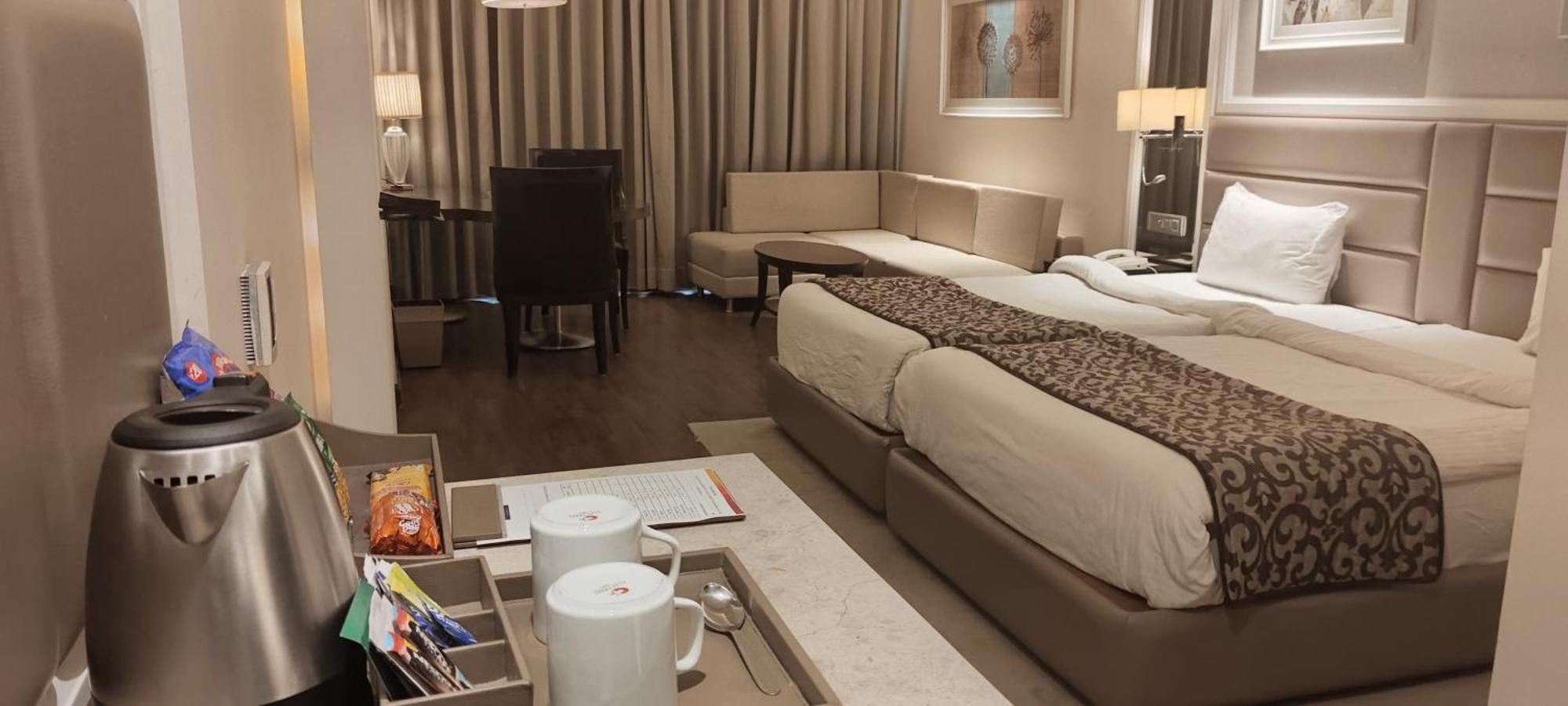 Singhania Sarovar Portico Raipur  Ngoại thất bức ảnh