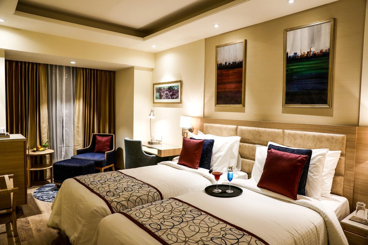 Singhania Sarovar Portico Raipur  Ngoại thất bức ảnh